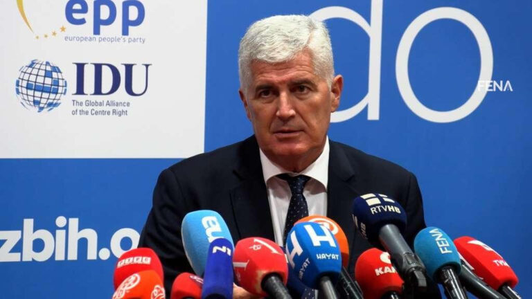 Nastup prvog (ili drugog) bošnjačkog člana Predsjedništva u UN gdje on predstavlja samo sebe i nikoga više, duboko vrijeđa Ustav BiH