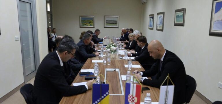 Predsjedništvo HNS-a BiH: Pozivamo političke lidere na nastavak dijaloga