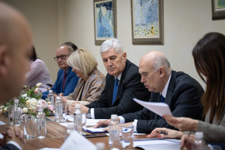 Sjednica Predsjedništva HNS-a BiH: Spriječiti daljnju eskalaciju napetosti, pristupanje izmjenama Izbornog zakona i trajnoj zaštiti prava Hrvata neodloživo